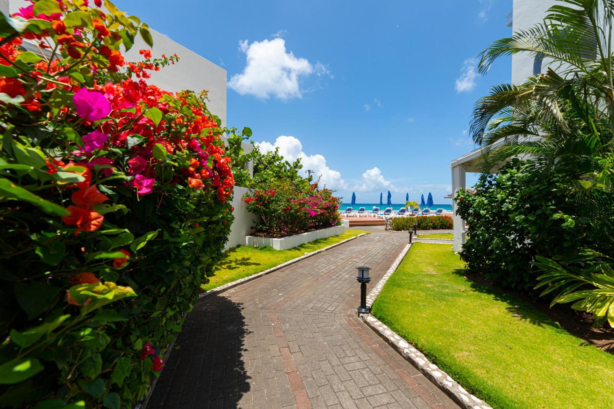 La Vista Resort Simpson Bay Exteriör bild